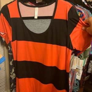 Lularoe xs classic tee